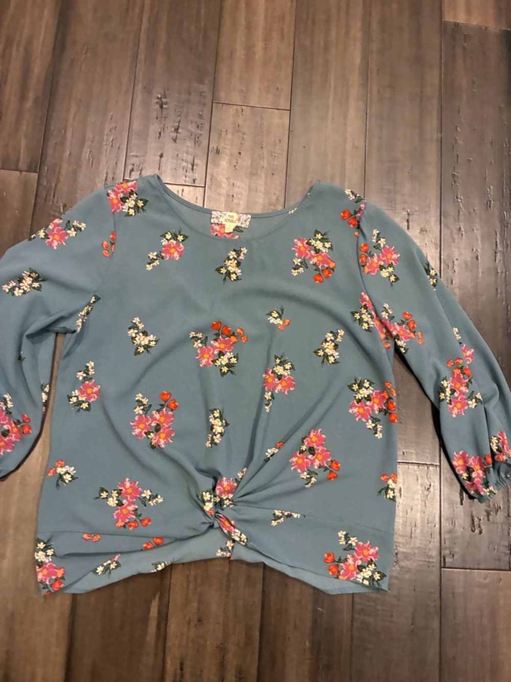 Women’s Pink Repiblic Blue Floral Tie-Front Blouse size L